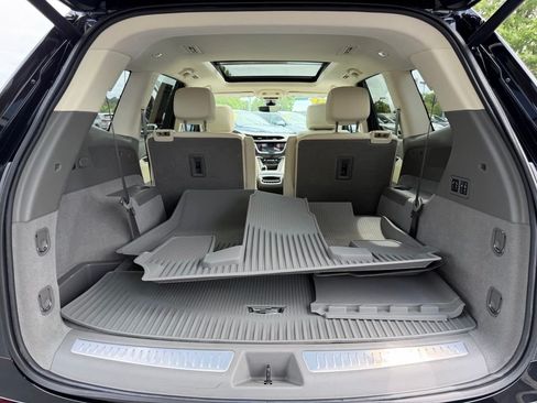 Used 2024 Cadillac XT6 Premium Luxury w/ Technology Package AWD/4WD image 49