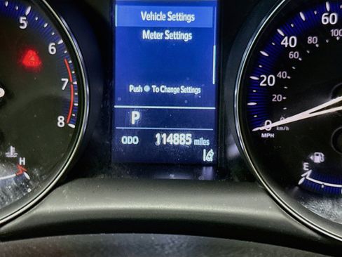 Used 2021 Toyota C-HR LE FWD image 18