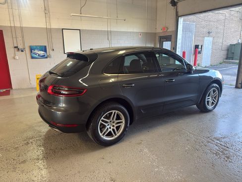 Used 2017 Porsche Macan AWD/4WD image 8
