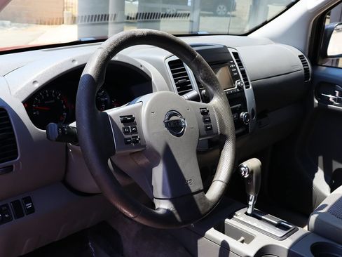 Used 2018 Nissan Frontier SV RWD image 38