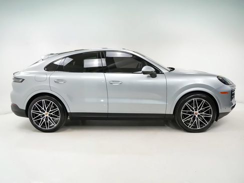 Used 2026 Porsche Cayenne S AWD/4WD image 9