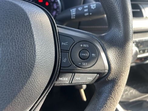 Used 2021 Toyota RAV4 LE image 25