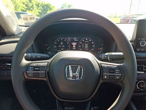 Certified 2025 Honda Accord SE image 19