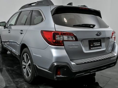 Used 2018 Subaru Outback 2.5i Limited AWD/4WD image 8
