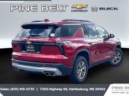 Used 2026 Chevrolet Traverse LT FWD image 11