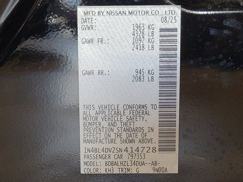 Used 2025 Nissan Altima 2.5 SV FWD image 33