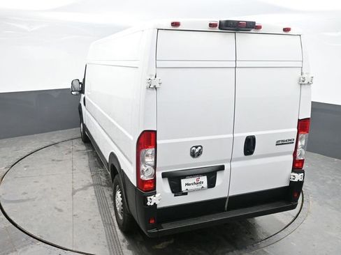 Used 2025 RAM ProMaster 2500 w/ Convenience Group FWD image 25