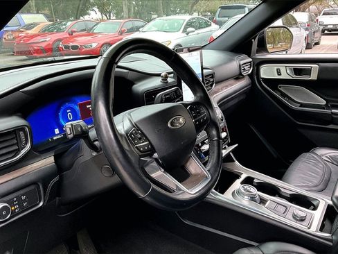Used 2020 Ford Explorer Platinum w/ Premium Technology Package image 14