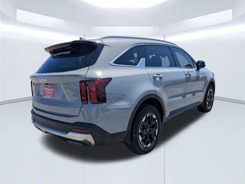 Used 2025 Kia Sorento S w/ Panoramic Sunroof Package FWD image 4