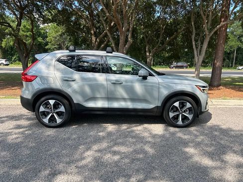 Used 2025 Volvo XC40 B5 Core w/ Protection Package Premier AWD/4WD image 5