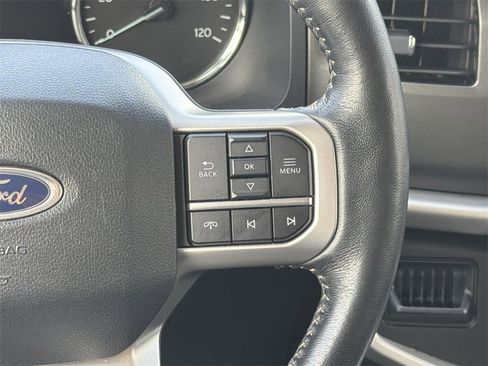 Used 2024 Ford Expedition XLT image 9