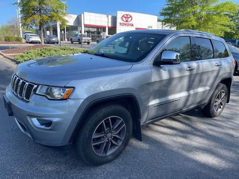 Used 2018 Jeep Grand Cherokee Limited image 2