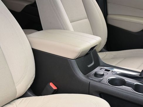 Used 2023 Chevrolet Traverse LS image 40