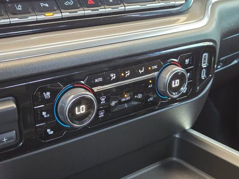 Used 2024 Chevrolet Silverado 2500 High Country w/ High Country Premium Package AWD/4WD image 18