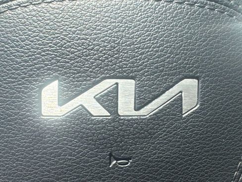 Used 2024 Kia Telluride EX w/ EX Captain's Chair Package AWD/4WD image 33