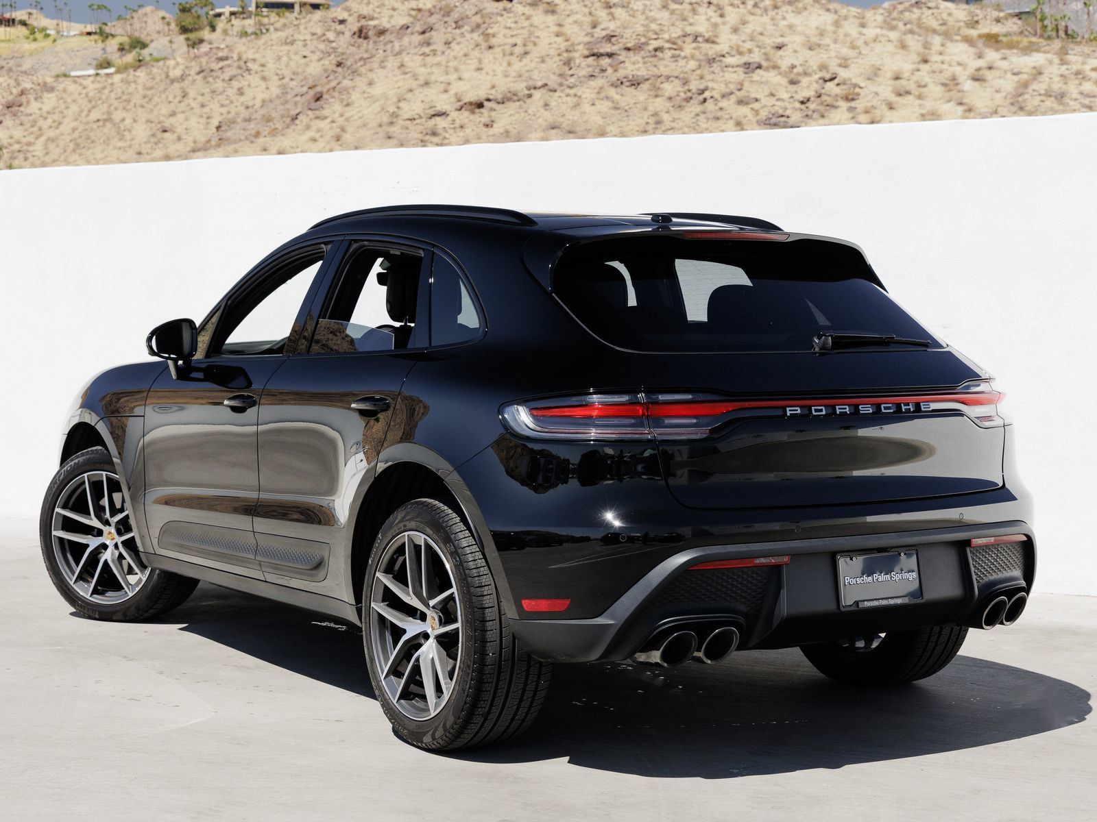 Used 2026 Porsche Macan AWD/4WD image 3