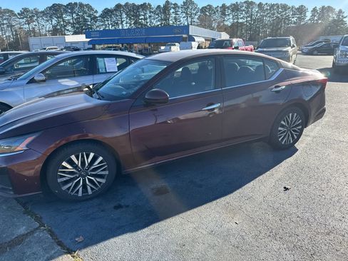 Used 2023 Nissan Altima 2.5 SV image 11