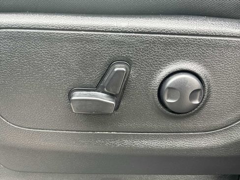 Certified 2025 RAM 1500 Big Horn AWD/4WD image 14