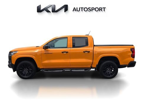 Used 2025 Chevrolet Colorado W/T w/ WT Custom Package RWD image 13