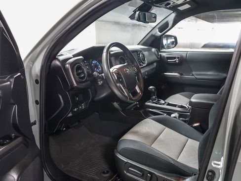 Certified 2023 Toyota Tacoma TRD Off-Road w/ Black Out Package (TMS) image 17