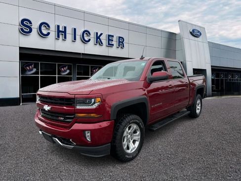 Used 2018 Chevrolet Silverado 1500 LT w/ All Star Edition AWD/4WD image 4