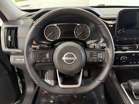 Used 2022 Nissan Pathfinder SL w/ SL Black Package image 33