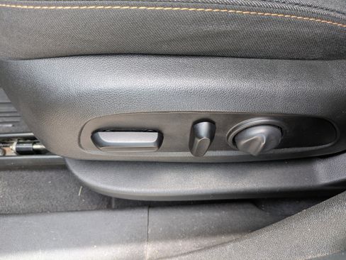 Used 2021 Chevrolet Equinox LT AWD/4WD image 18
