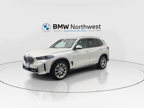 Used 2024 BMW X5 xDrive50e w/ Premium Package AWD/4WD image 9