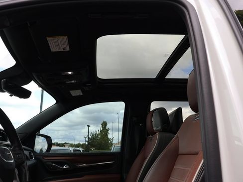 Used 2023 GMC Yukon Denali Ultimate AWD/4WD image 18