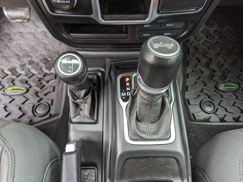 Used 2020 Jeep Wrangler Unlimited Sport image 26