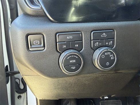 Used 2024 Chevrolet Silverado 1500 LT image 19