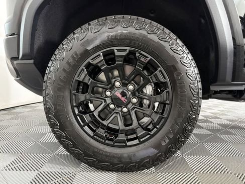 New 2026 GMC Canyon Elevation w/ Convenience Package image 17