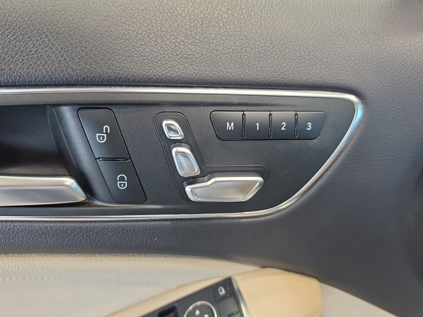 Used 2018 Mercedes-Benz GLA 250 4MATIC image 25