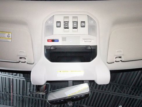 Used 2019 Subaru Ascent Touring w/ Popular Package #3 image 8