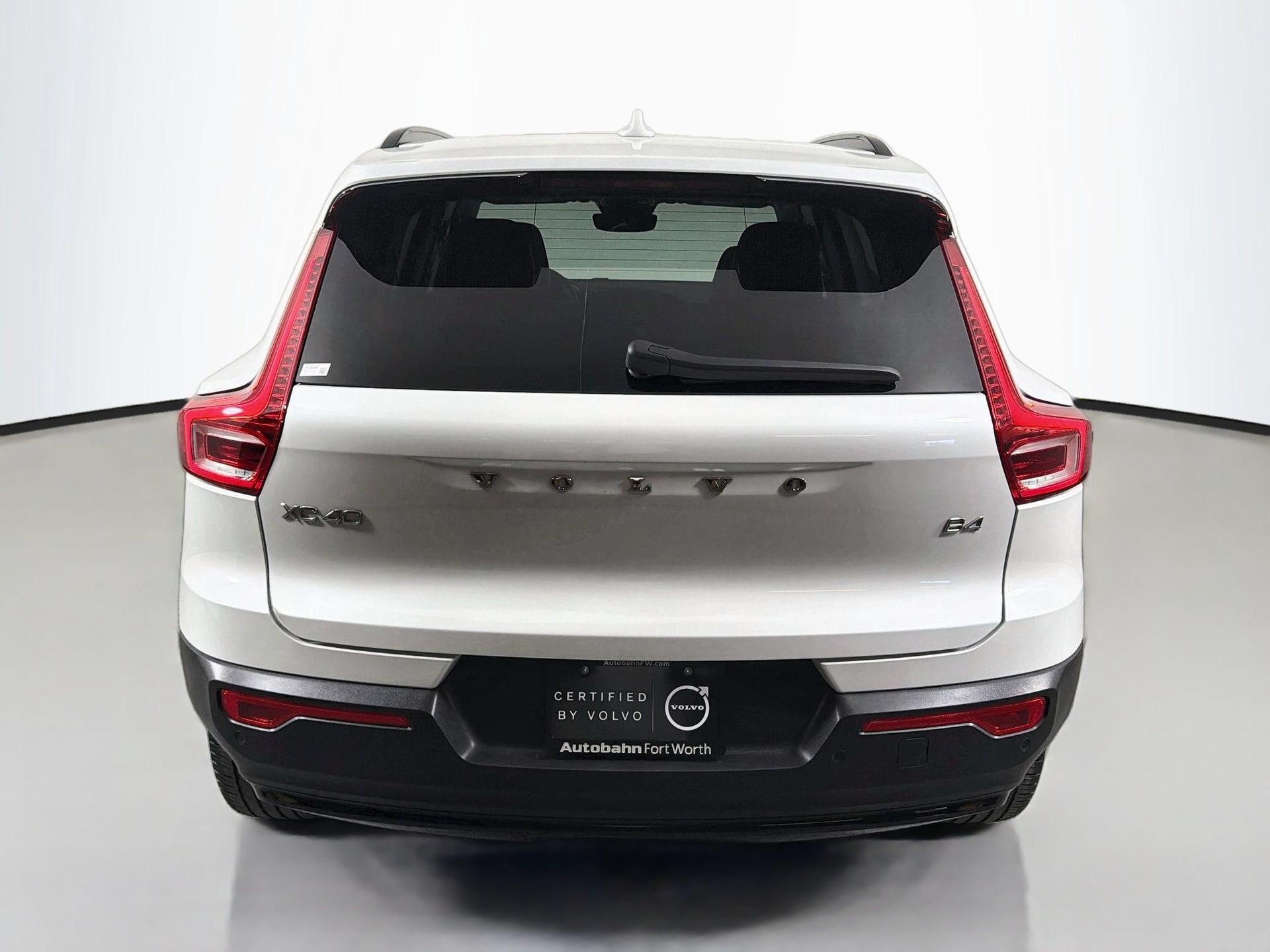 Certified 2023 Volvo XC40 B4 Plus w/ Protection Package Premier FWD image 7