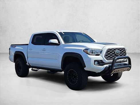 Used 2020 Toyota Tacoma TRD Off-Road w/ Technology Package AWD/4WD image 3