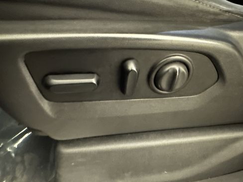 Used 2021 Chevrolet Silverado 1500 LT image 29