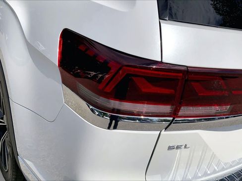 Used 2024 Volkswagen Atlas SEL Premium R-Line AWD/4WD image 28