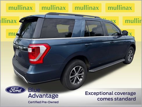 Used 2018 Ford Expedition XLT w/ Equipment Group 202A AWD/4WD image 3