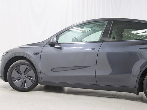Used 2026 Tesla Model Y Long Range AWD/4WD image 11