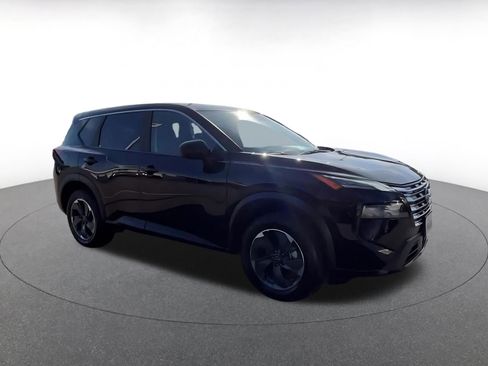 Used 2025 Nissan Rogue SV FWD image 2