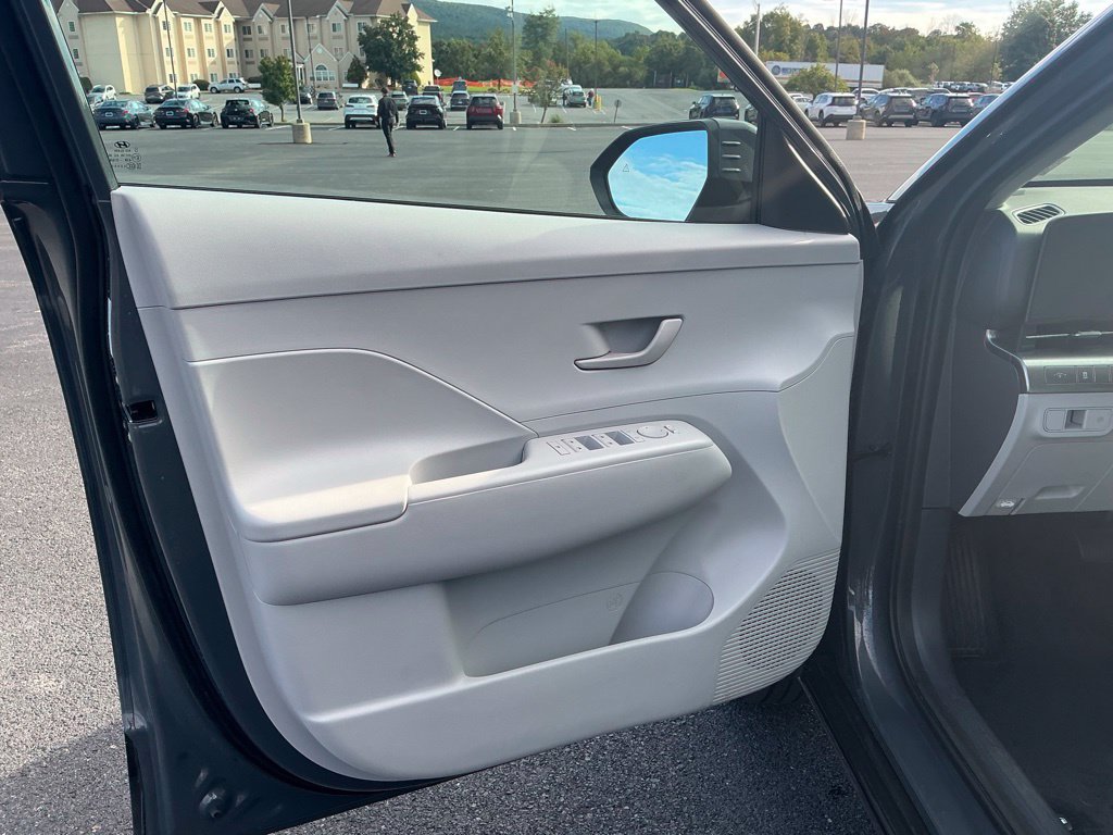 Certified 2025 Hyundai Kona SEL AWD/4WD image 14