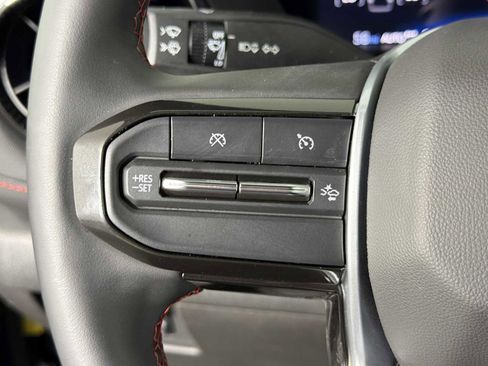 Used 2024 Chevrolet Colorado Z71 w/ Z71 Convenience Package 2 image 23