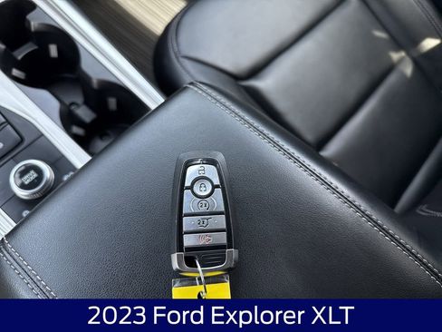 Used 2023 Ford Explorer XLT w/ Equipment Group 202A AWD/4WD image 30