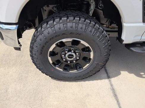 New 2026 Ford F250 Lariat w/ Tremor Off-Road Package AWD/4WD image 18