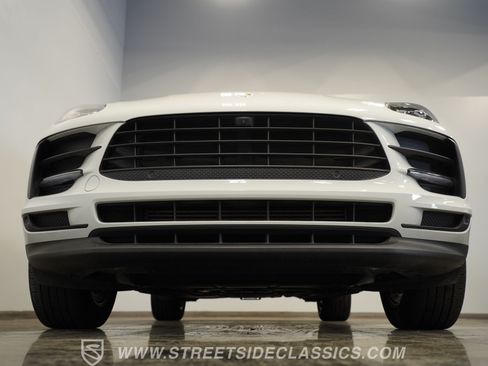 Used 2019 Porsche Macan AWD/4WD image 23