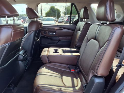 Used 2025 Honda Pilot Elite image 18