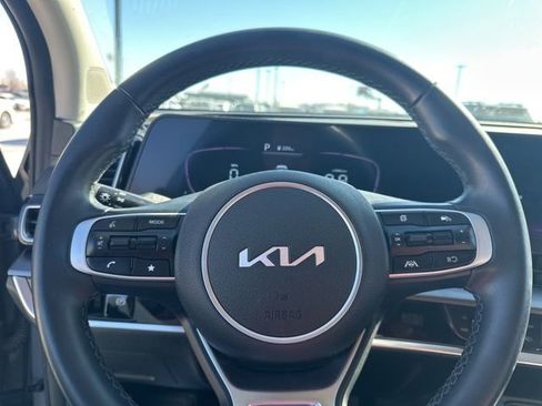 Certified 2024 Kia Sportage EX image 8