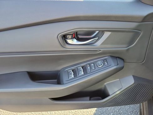 Certified 2023 Honda Accord EX image 21