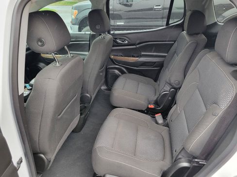 Used 2023 GMC Acadia SLE w/ Driver Convenience Package FWD image 6